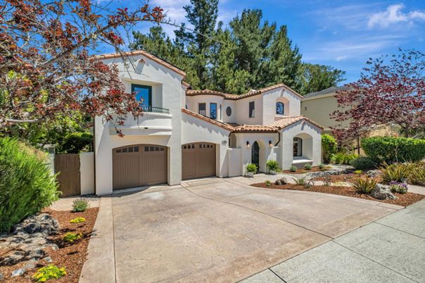 Attached, Exterior, Facade, Spanish Mediterranean