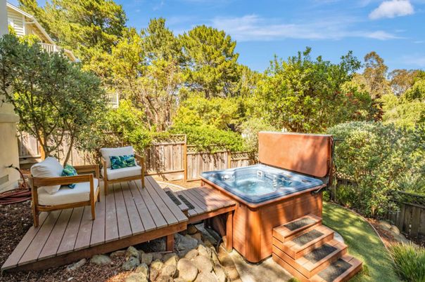 Exterior, Hot Tub
