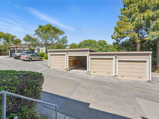 Detached Garage, Exterior
