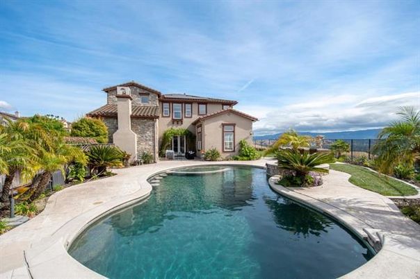 Exterior, Pool, Water