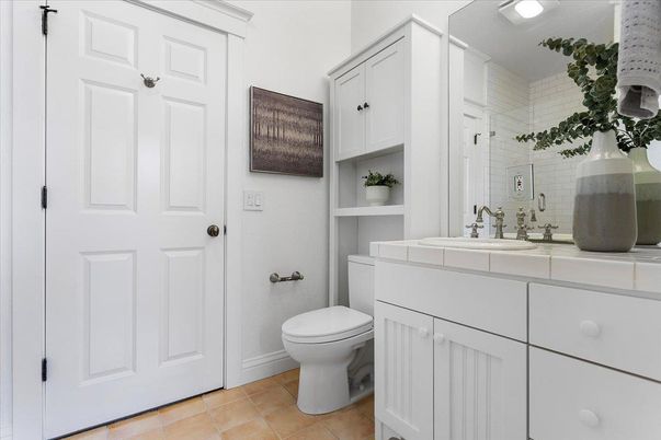 Bathroom, Interior, Tile Countertops
