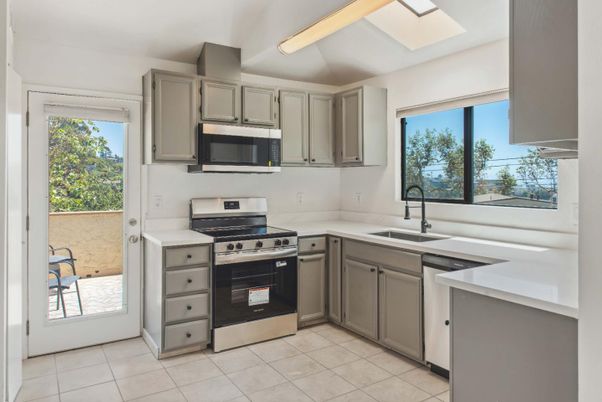 Interior, Kitchen, Stainless Steel Appliances