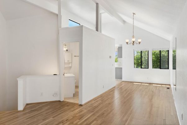 Chandelier, Empty room, Interior, Wood Texture Flooring