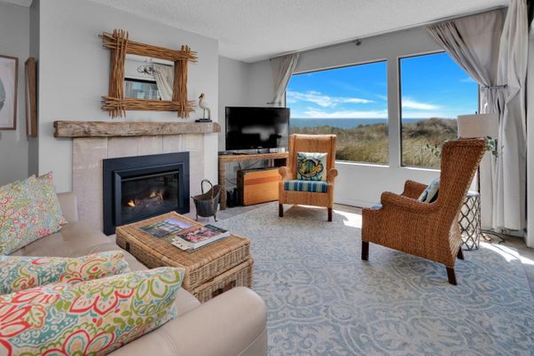 Fireplace, Interior, Living room, Water