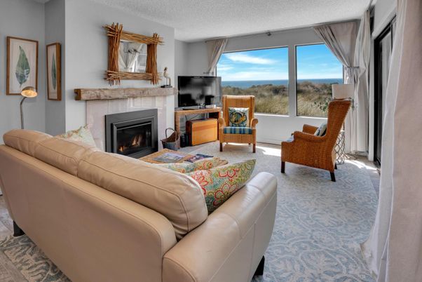 Fireplace, Interior, Living room, Water