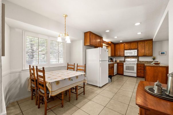 Dining room, Interior, Kitchen, Pendant Lights, Recessed Lighting