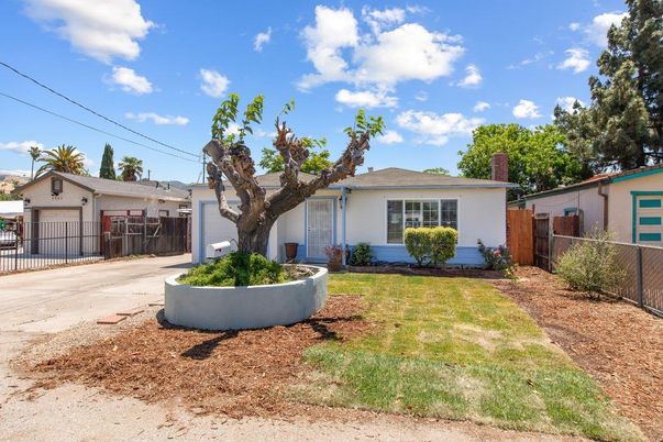 Backyard, Detached Garage, Exterior