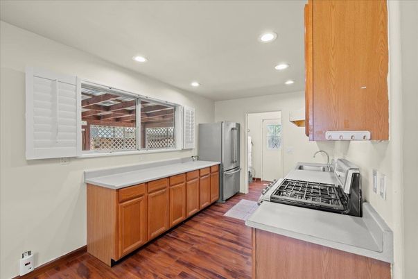 Interior, Kitchen, Recessed Lighting, Wood Texture Flooring