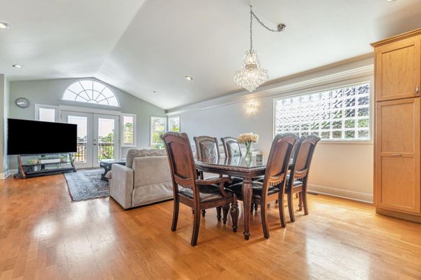 Chandelier, Dining room, Interior, Living room, Recessed Lighting, Wood Texture Flooring