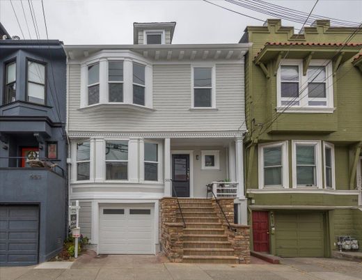 Attached, Exterior, Facade, Rowhouse