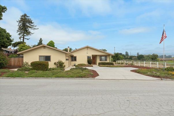 Backyard, Exterior, Facade, Ranch