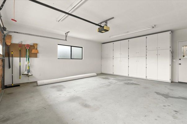 Garage, Interior