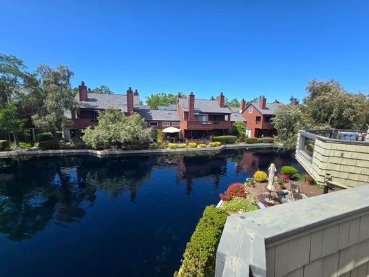 Exterior, Pool, Water