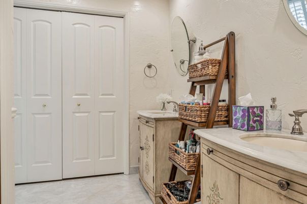 Bathroom, Dual Sink Vanities, Interior