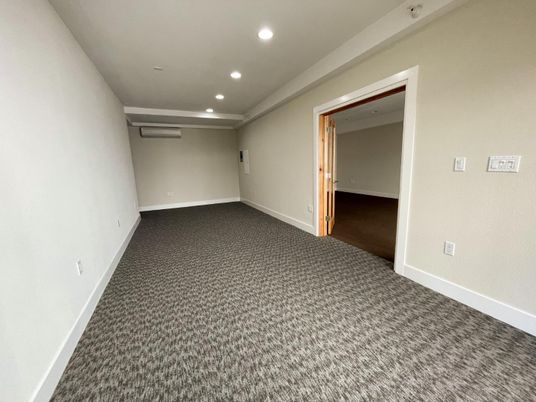 Empty room, Interior, Recessed Lighting