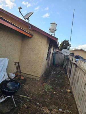 Backyard, Exterior
