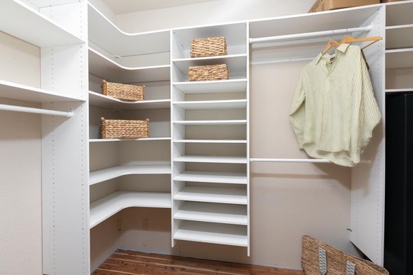 Interior, Walk-in Closets, Wood Texture Flooring