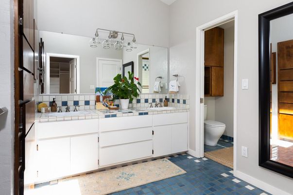 Bathroom, Interior, Tile Countertops