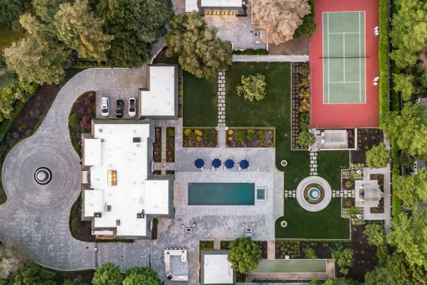 Exterior, Drone