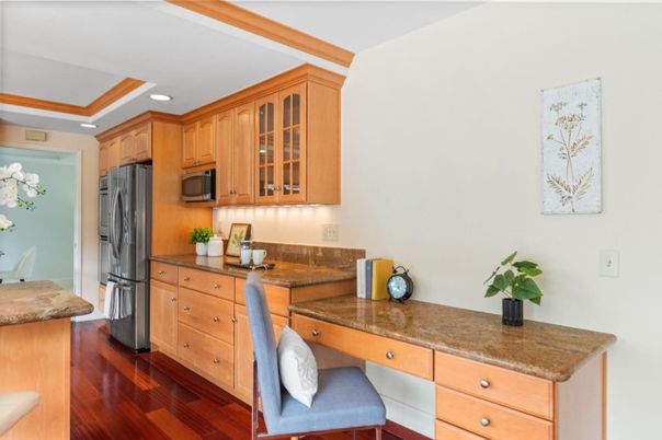 Home Office, Interior, Kitchen, Recessed Lighting, Wood Texture Flooring