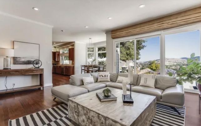 Dining room, Interior, Living room, Pendant Lights, Recessed Lighting, Wood Texture Flooring