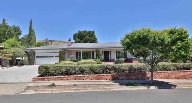 Attached, Exterior, Facade, Brick Facade, Ranch