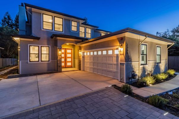 Attached, Exterior, Facade, Modern