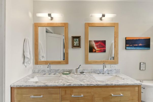 Bathroom, Dual Sink Vanities, Interior