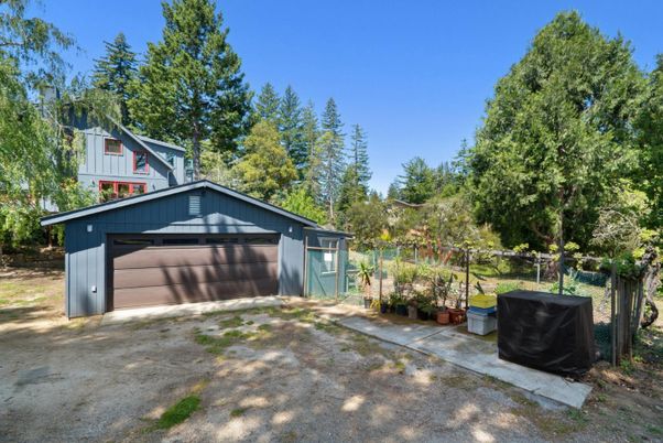 Backyard, Detached Garage, Exterior