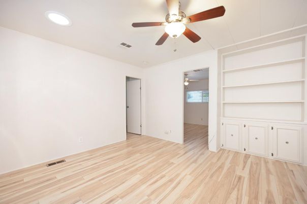 Empty room, Interior, Recessed Lighting, Wood Texture Flooring