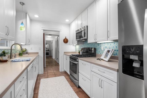 Interior, Kitchen, Pendant Lights, Recessed Lighting