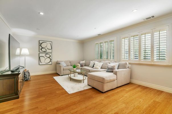 Interior, Living room, Recessed Lighting, Wood Texture Flooring