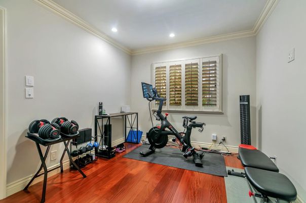 Fitness Equipment, Interior, Recessed Lighting, Wood Texture Flooring
