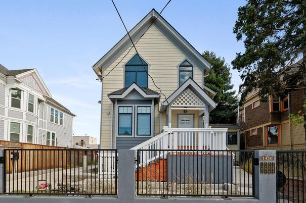 Exterior, Facade, Queen Anne Victorian