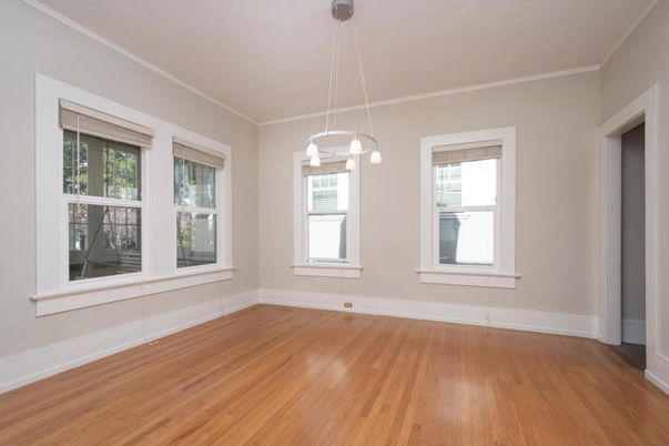 Empty room, Interior, Pendant Lights, Wood Texture Flooring