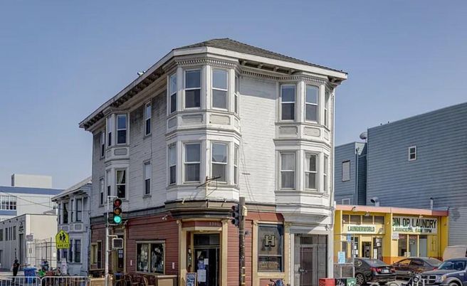 Exterior, Facade, Queen Anne Victorian