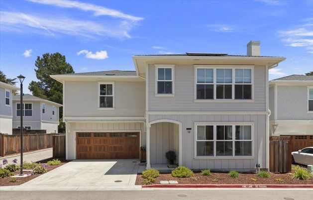 Attached, Exterior, Facade, Split Level