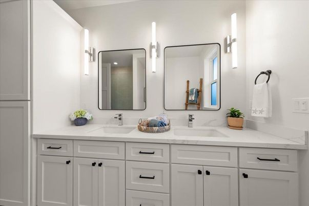 Bathroom, Dual Sink Vanities, Interior