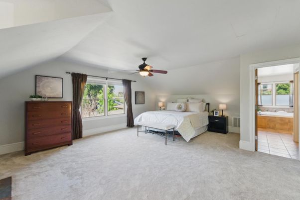 Bedroom, Interior, Water