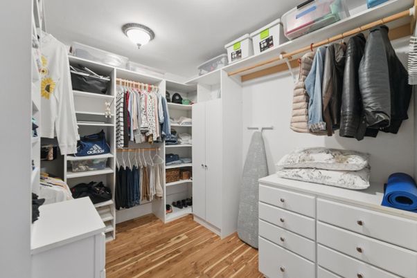 Interior, Walk-in Closets, Wood Texture Flooring