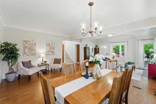 Chandelier, Dining room, Interior, Living room, Pendant Lights, Wood Texture Flooring
