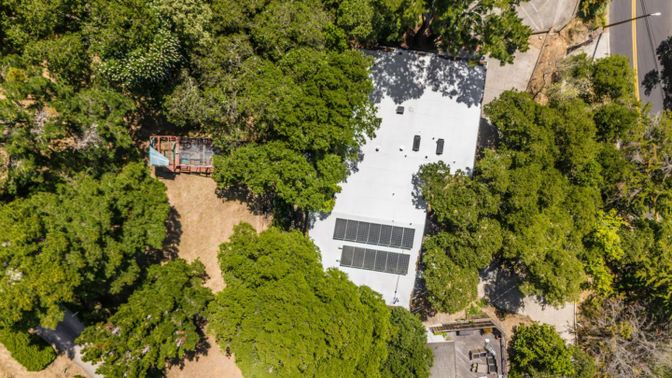 Exterior, Drone