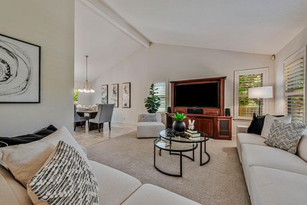 Dining room, Interior, Living room, Pendant Lights