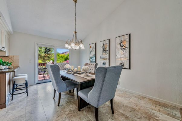 Chandelier, Dining room, Interior, Pendant Lights