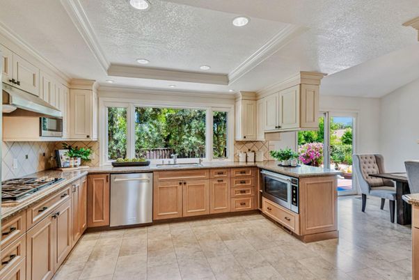 Dining room, Interior, Kitchen, Recessed Lighting, Stainless Steel Appliances