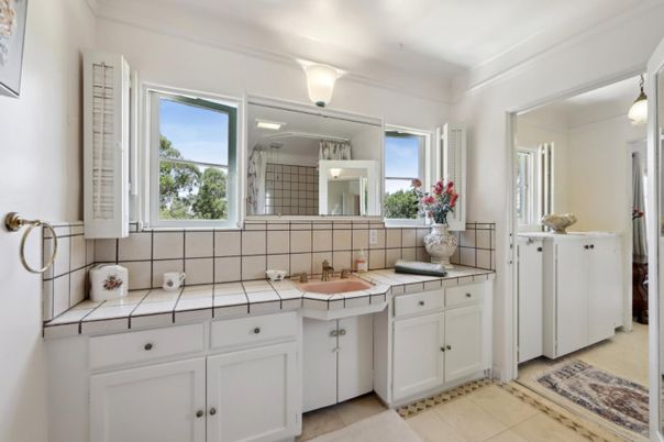 Bathroom, Interior, Tile Countertops