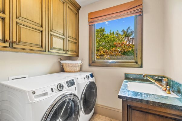 Interior, Washer