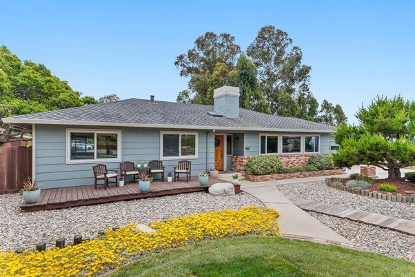 Backyard, Exterior, Facade, Ranch