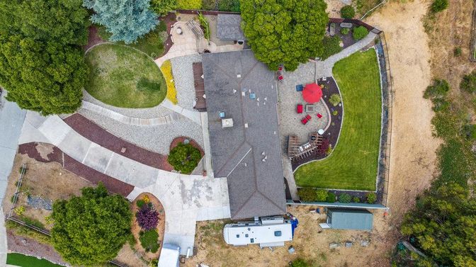 Exterior, Drone