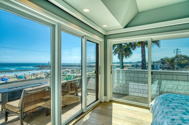 Interior, Recessed Lighting, Water, Wood Texture Flooring